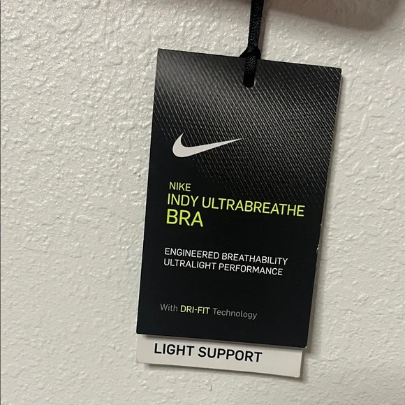 Nike Women's Two-Tone Sports Bra - Picture 4 of 6